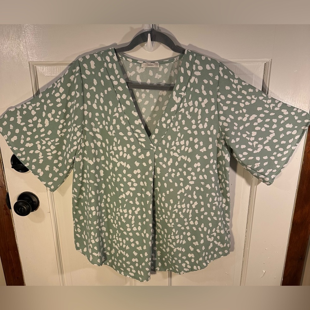 Jodifl Short Sleeve Animal Print Spotted Pistachio Light Green Blouse Size Small
